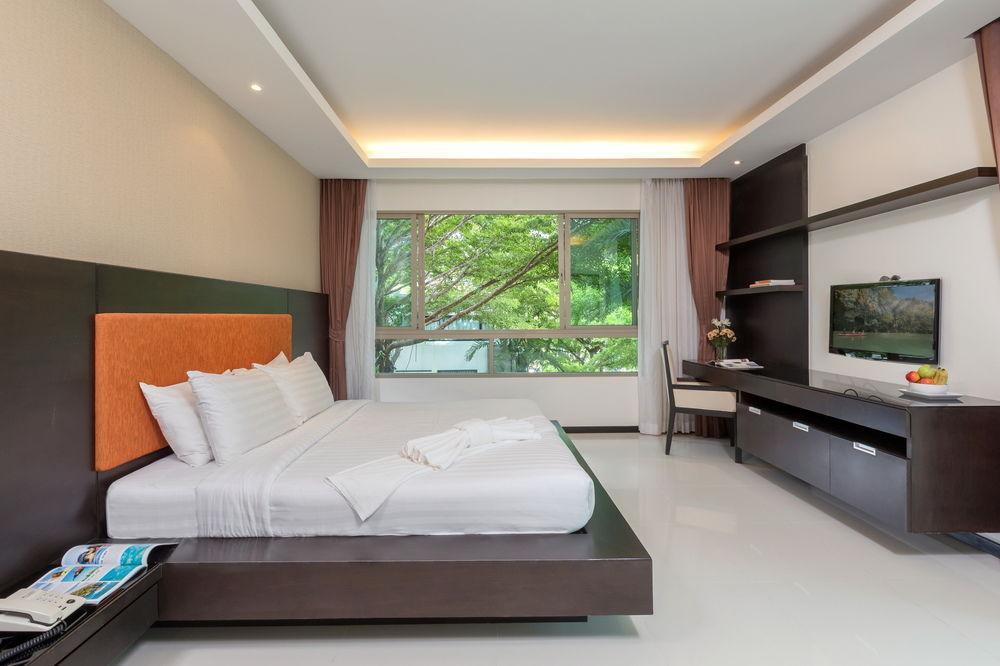 Private Pool Regent By Ppf Strand Kamala