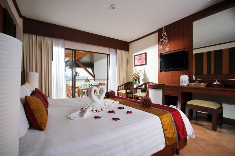Baan Karonburi Resort