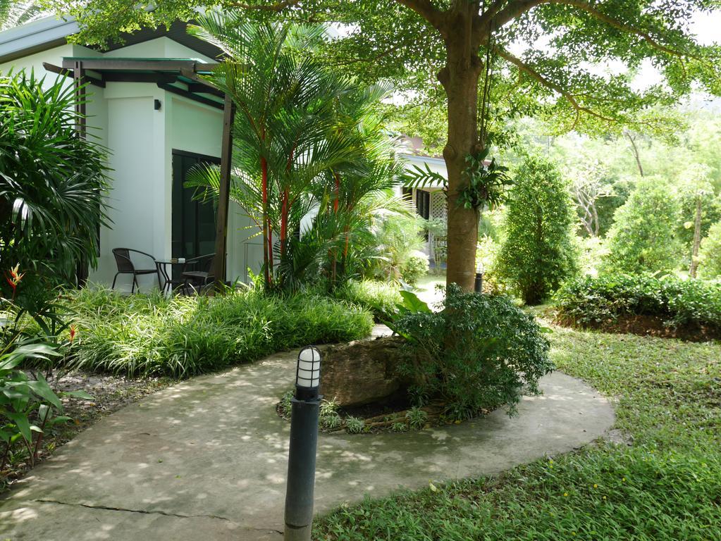Baan Armeen Pantai Bang Tao