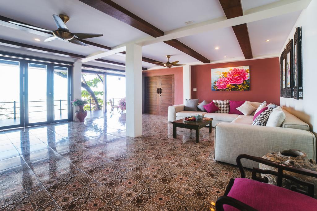 View Beachfront Holiday home Rawai