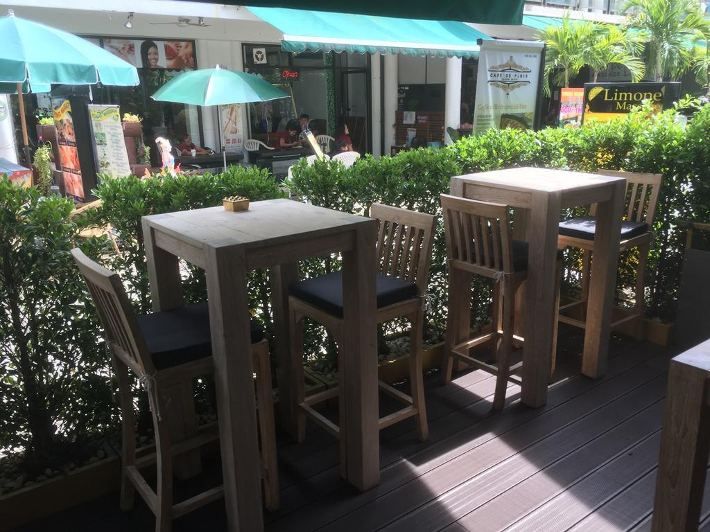 Cafe De Paris Guest house Patong