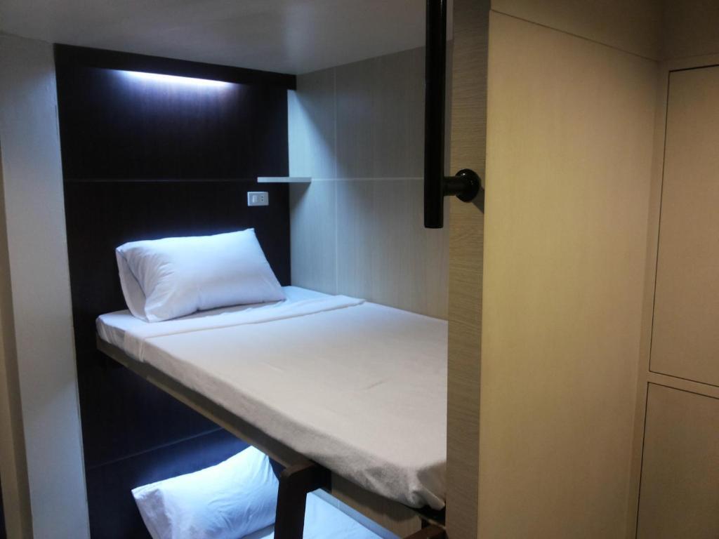 Asrama Beehive Magenta Patong