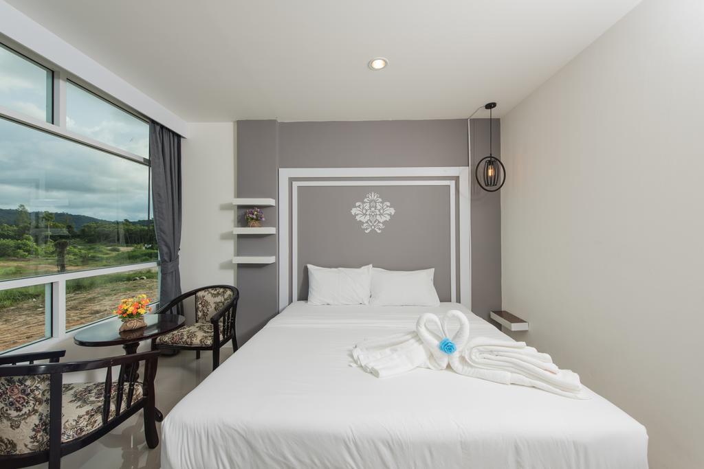Vacation Time House * Nai Yang Beach