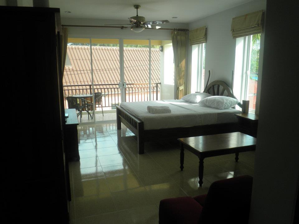 Baan Rosa Bangtao Pangsapuri
