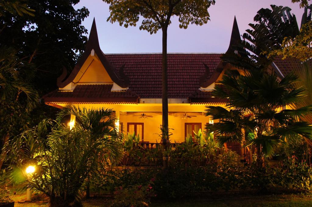 Palm Village Tempat peranginan 3*