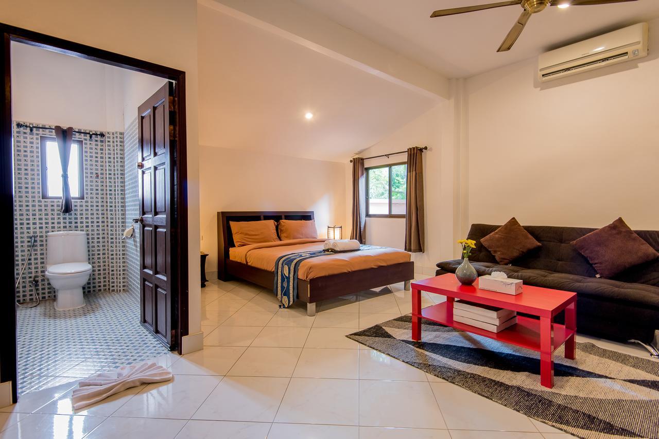 Tempat peranginan Tananza & Phuket Nai Harn