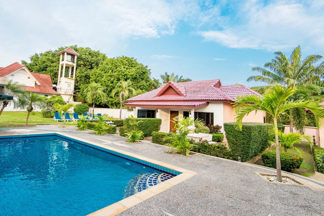 Tempat peranginan Tananza & Phuket Nai Harn