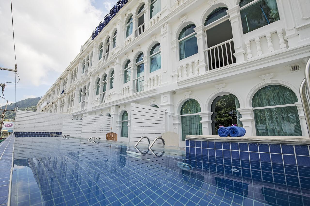 Hotel Modern Living 4*