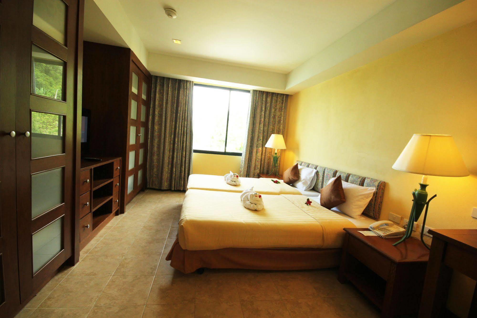 Hotel By The Sea Cape Panwa