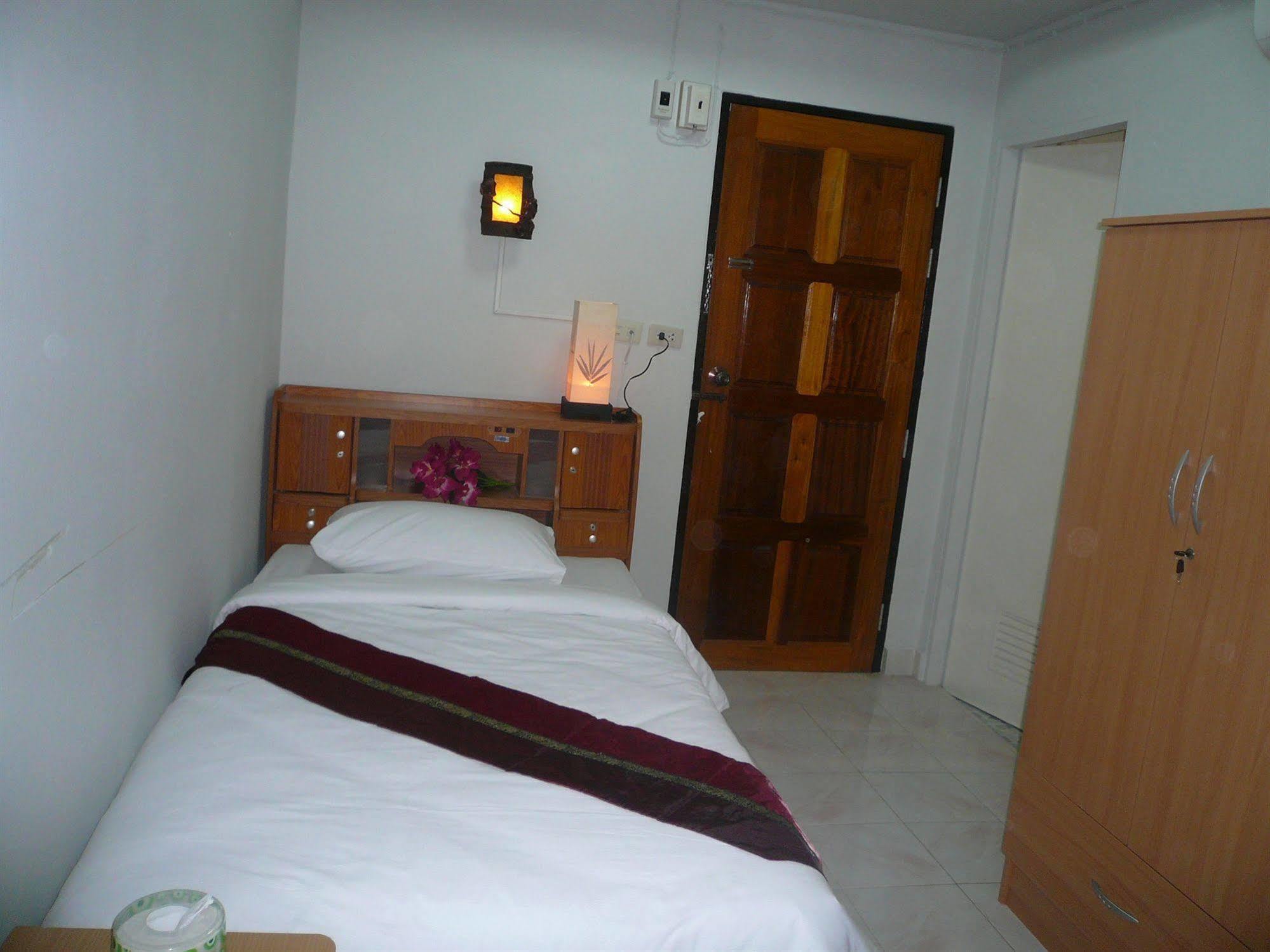 Lamai Hostel