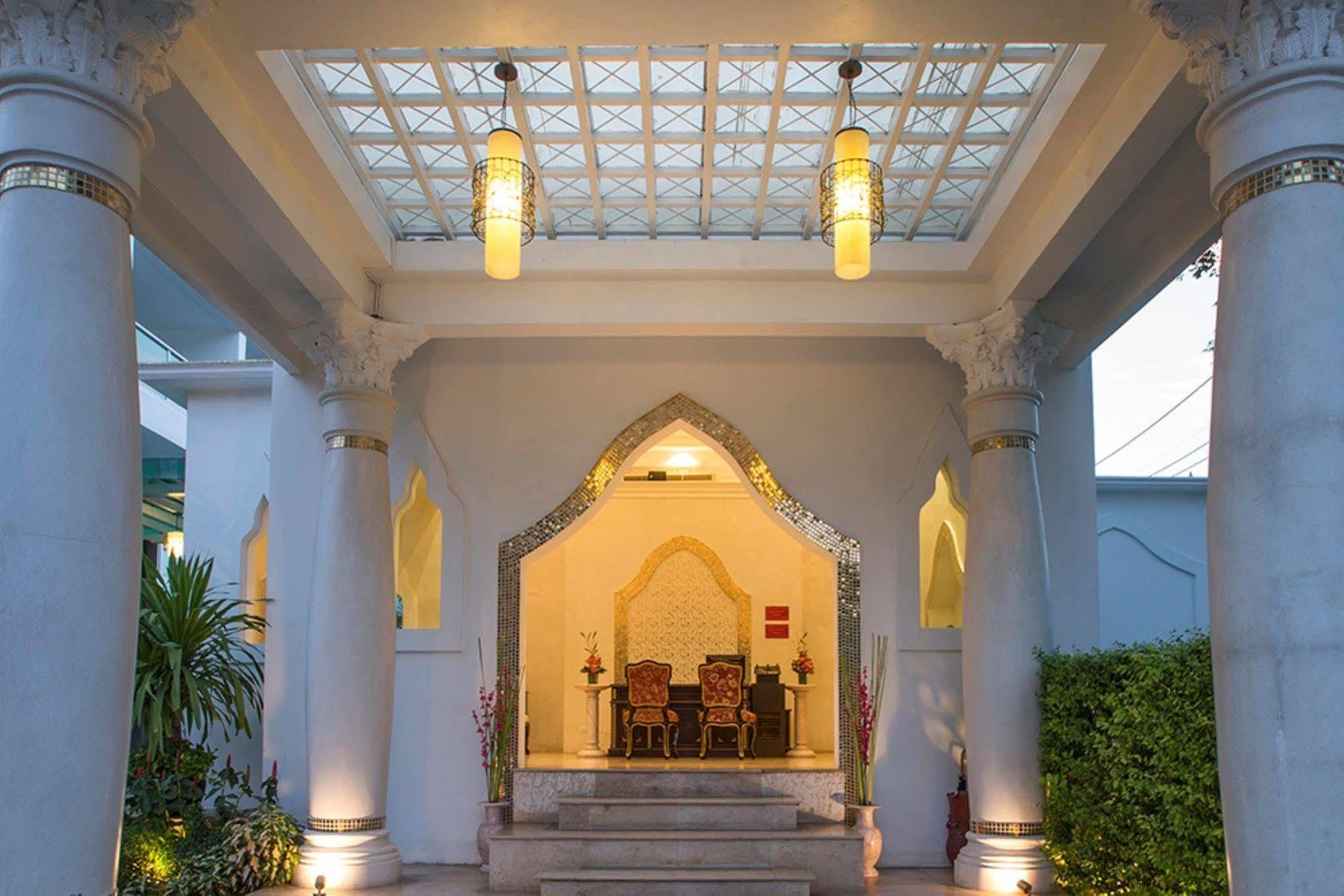 Chanalai Romantica - Adults Only, Beach 4* Strand Kata