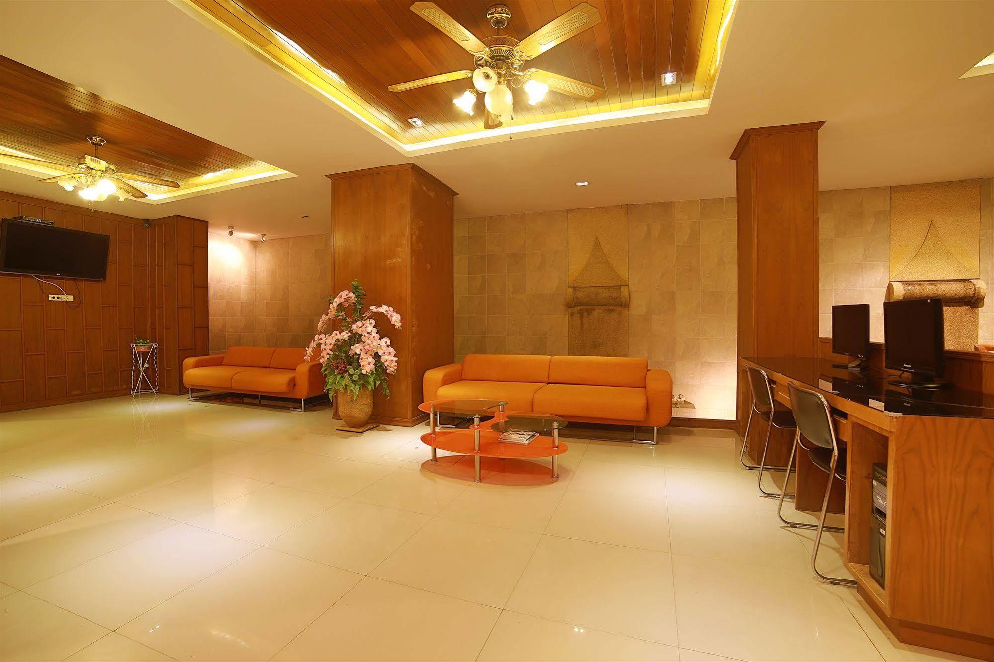 Rumah tetamu Lotus 2*