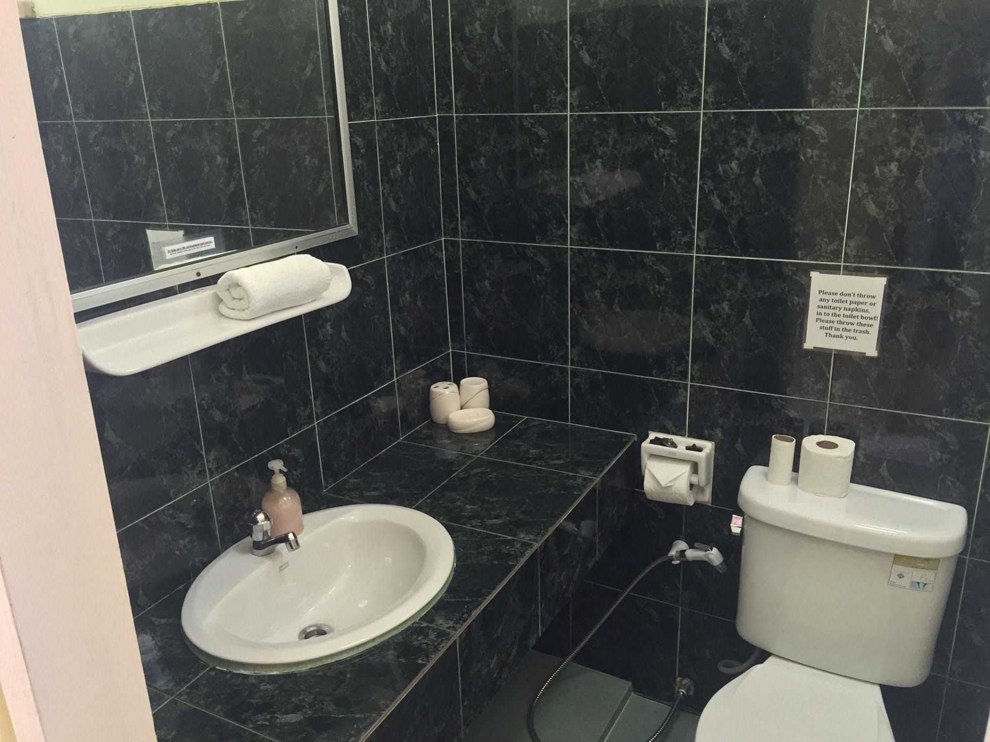Nin Karon Guest house 3*