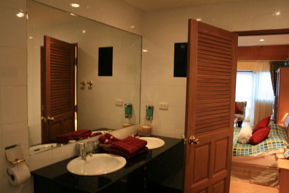 Aquarius Gay & Sauna Hotel