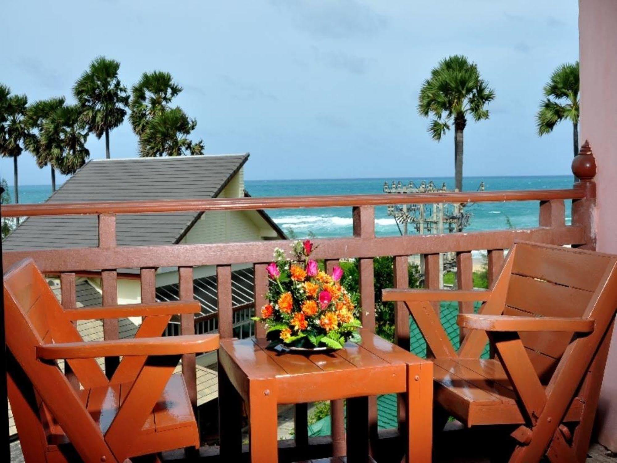 Baan Karonburi 4*