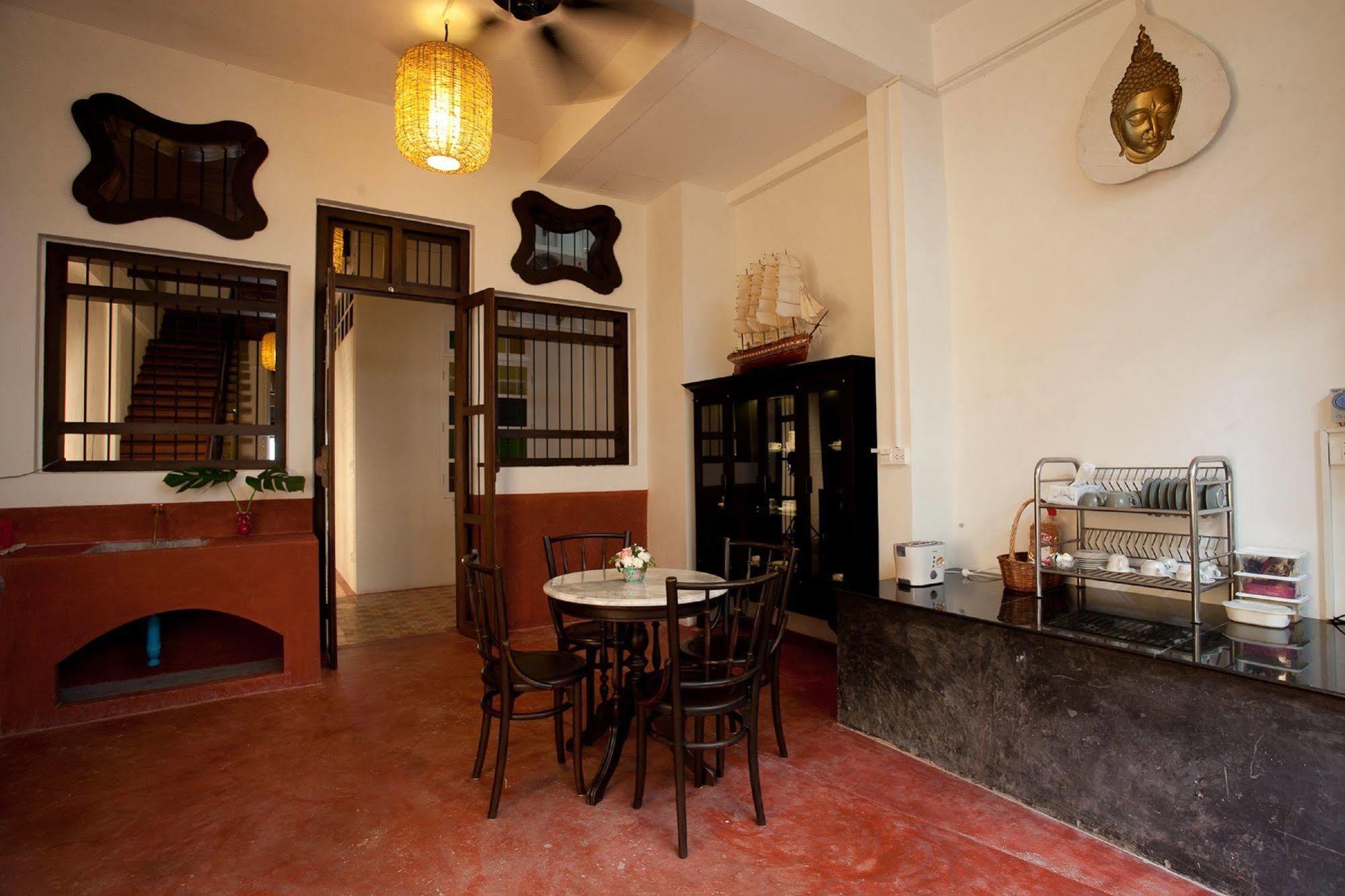 99 Oldtown Boutique Sha Extra 2* Phuket