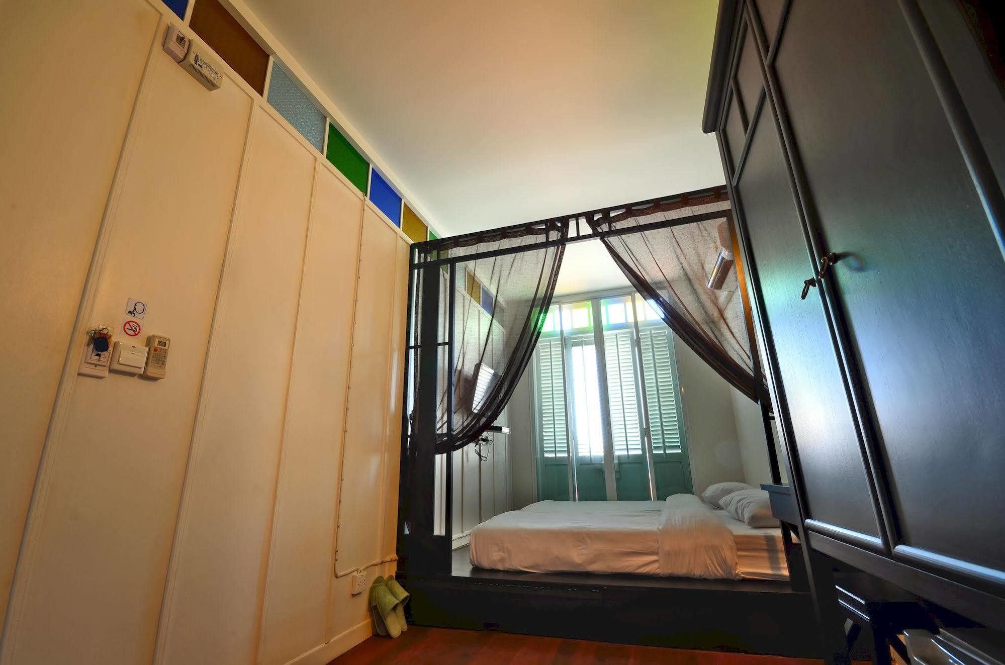 99 Oldtown Boutique Sha Extra Phuket
