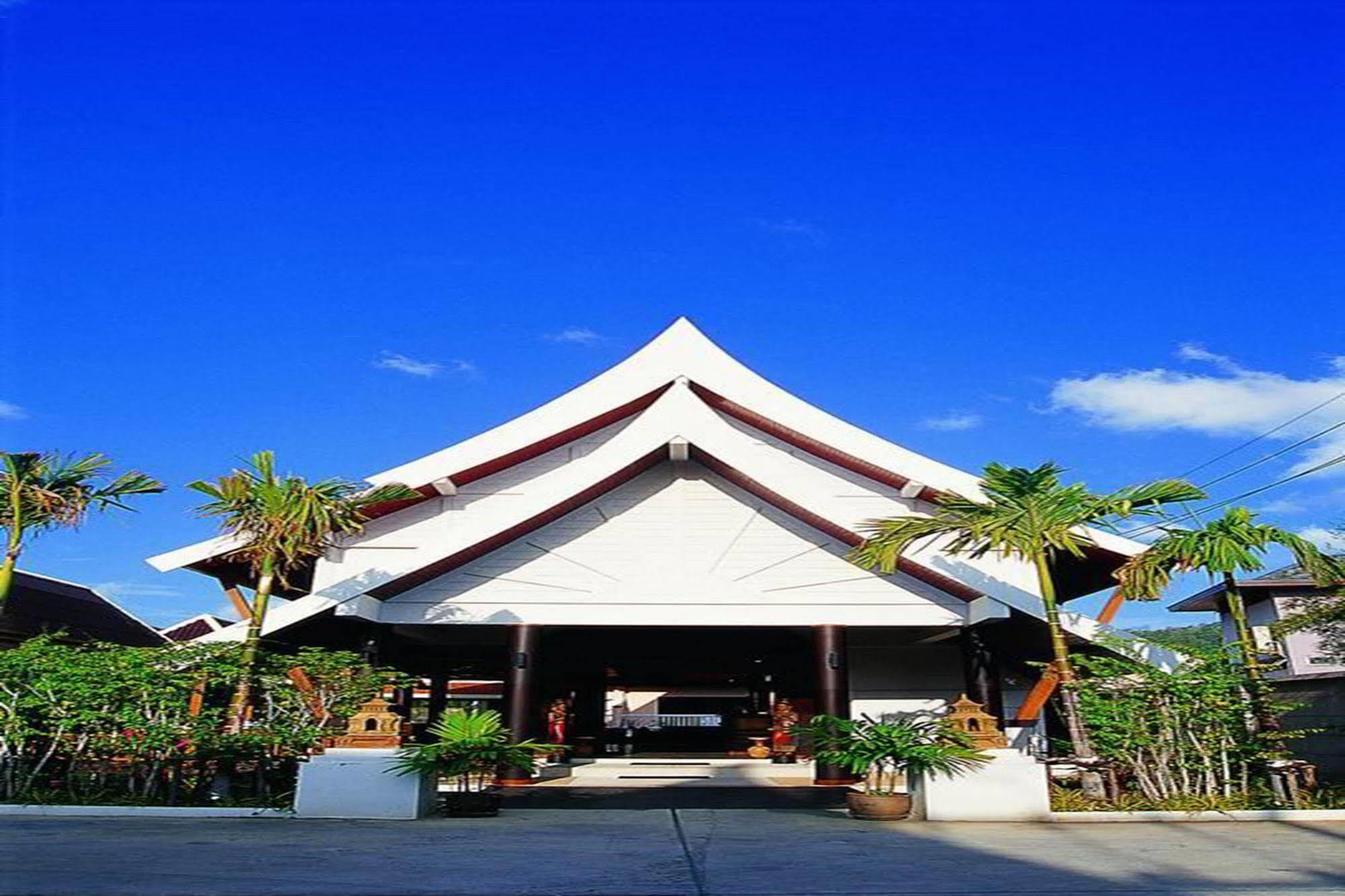 Poolside Sha Resort 3*