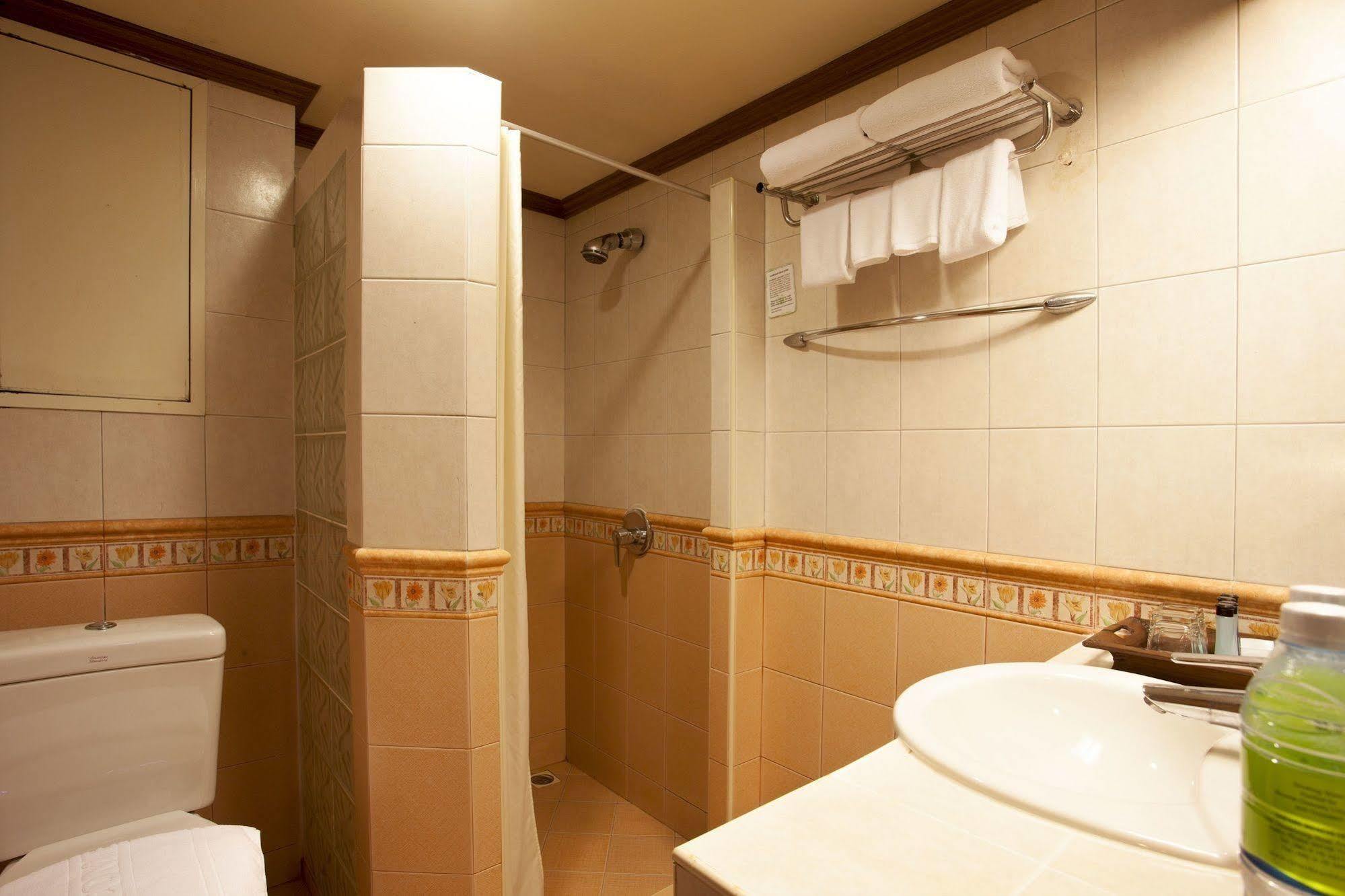 Hotel Safari 3*