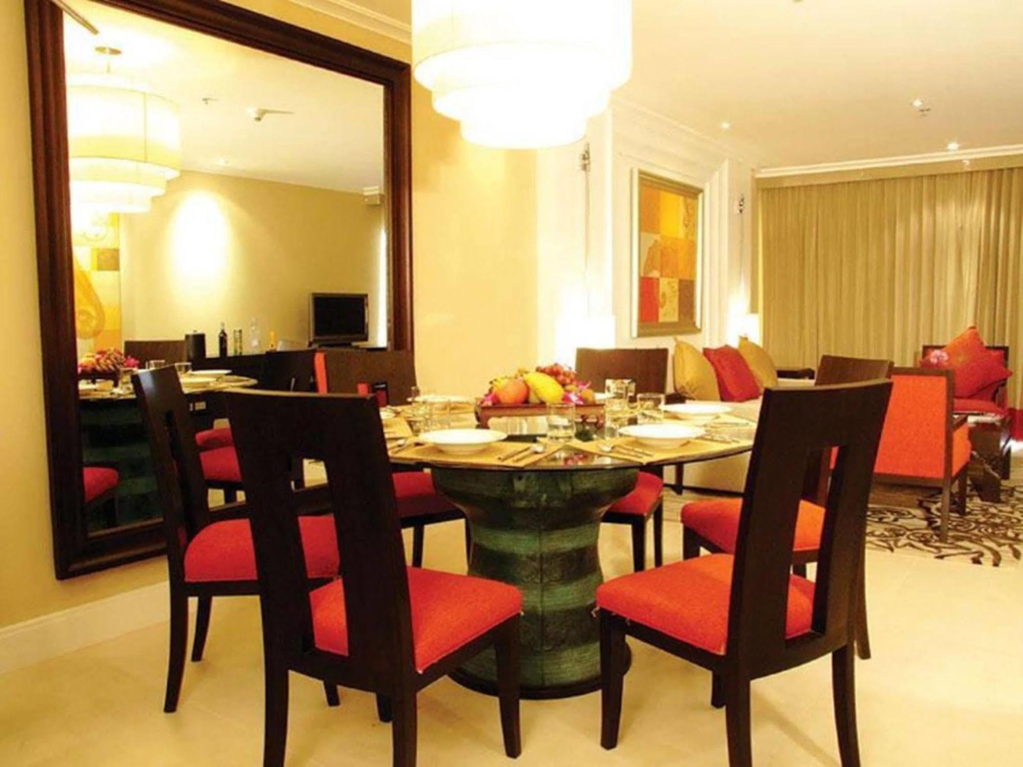 Marriott's - Phuket Hotel