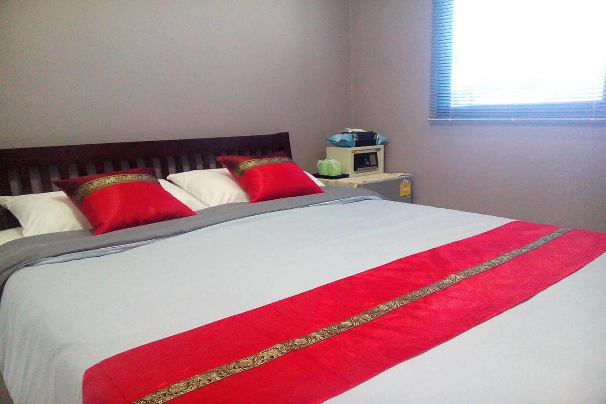 Kata Beach Homestay Hostel