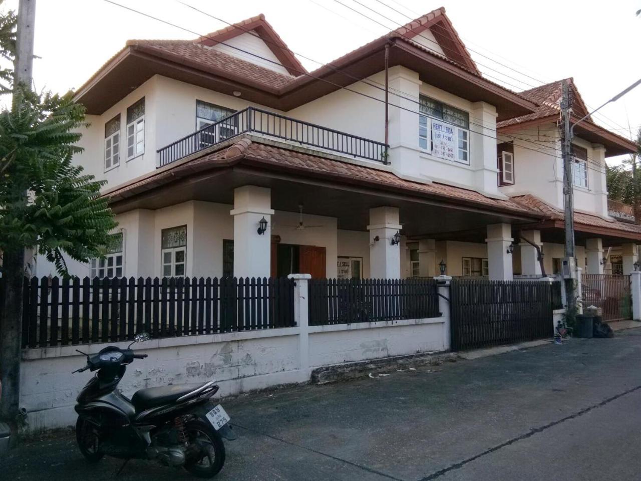 Lamai Hostel *
