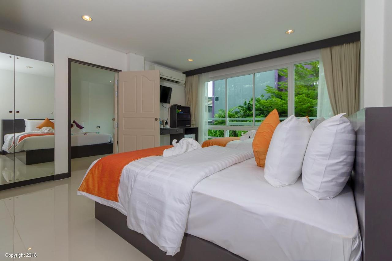 Hotel Modern Living 4*
