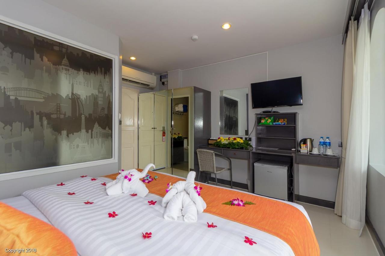 Hotel Modern Living 4*