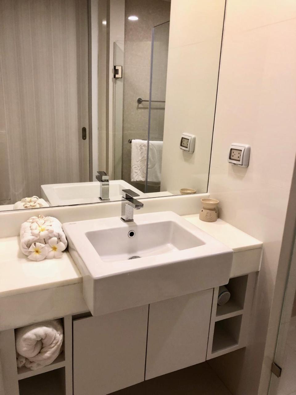 The Aristo By Holy Cow, 2-br, 60 M2, Pool View Surin Beach (Phuket)