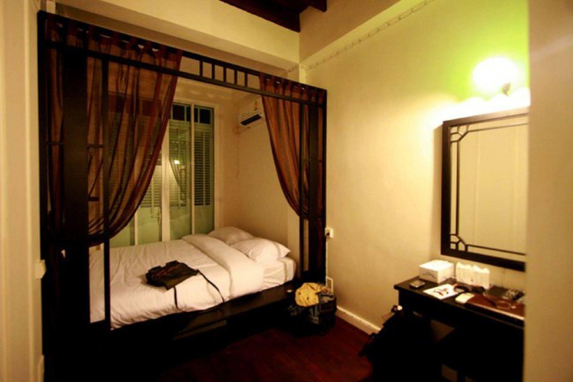 99 Oldtown Boutique Sha Extra 2* Phuket