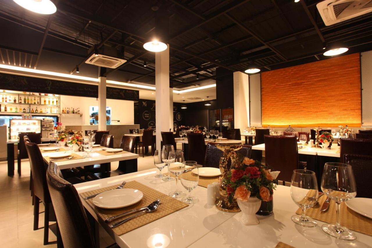 Aparthotel The Aristo By Holy Cow, 4-br Loft, 150 M2, Pool View Pantai Surin