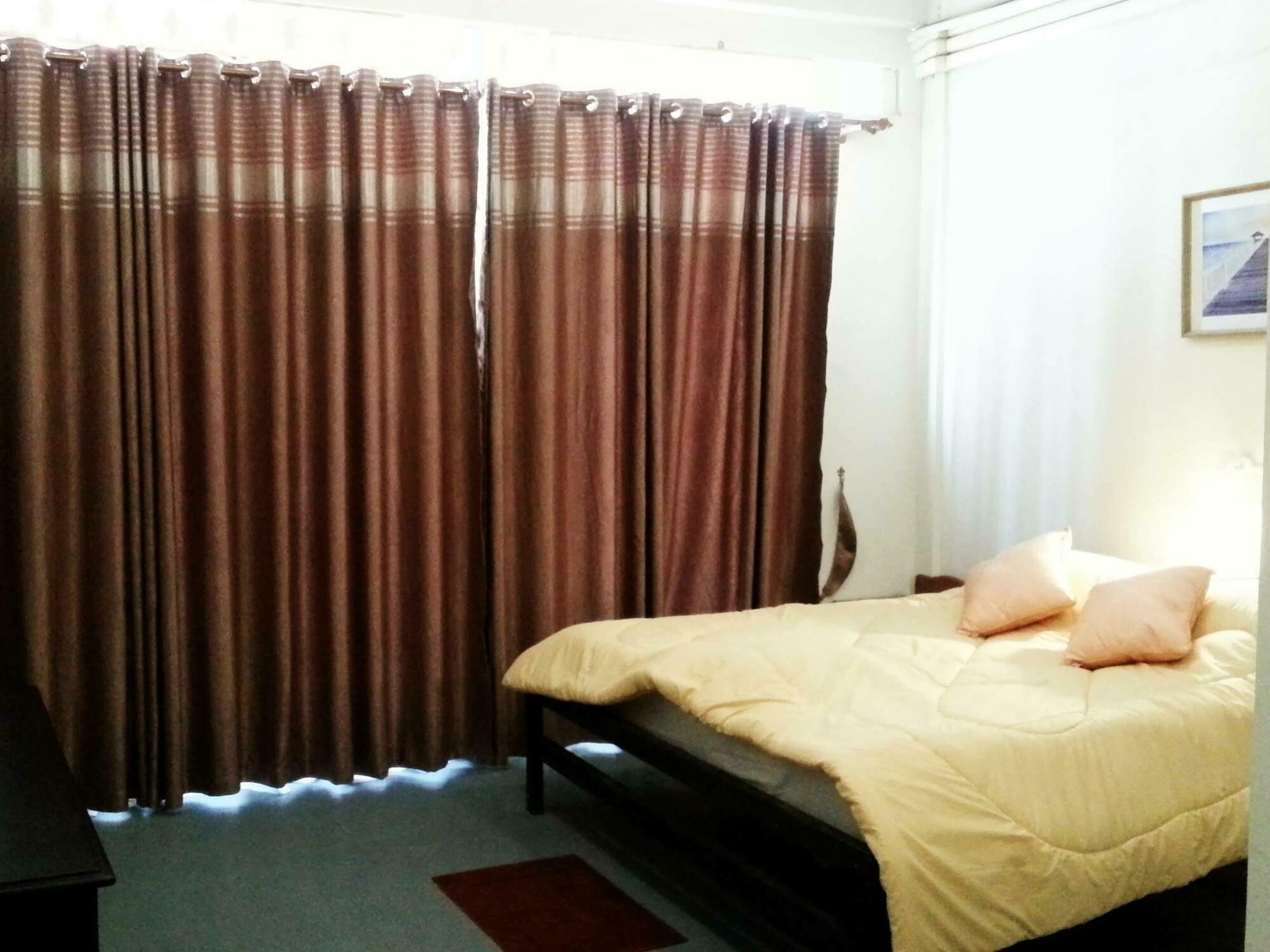 Guest house Gotum 2 & Money Exchange 2*