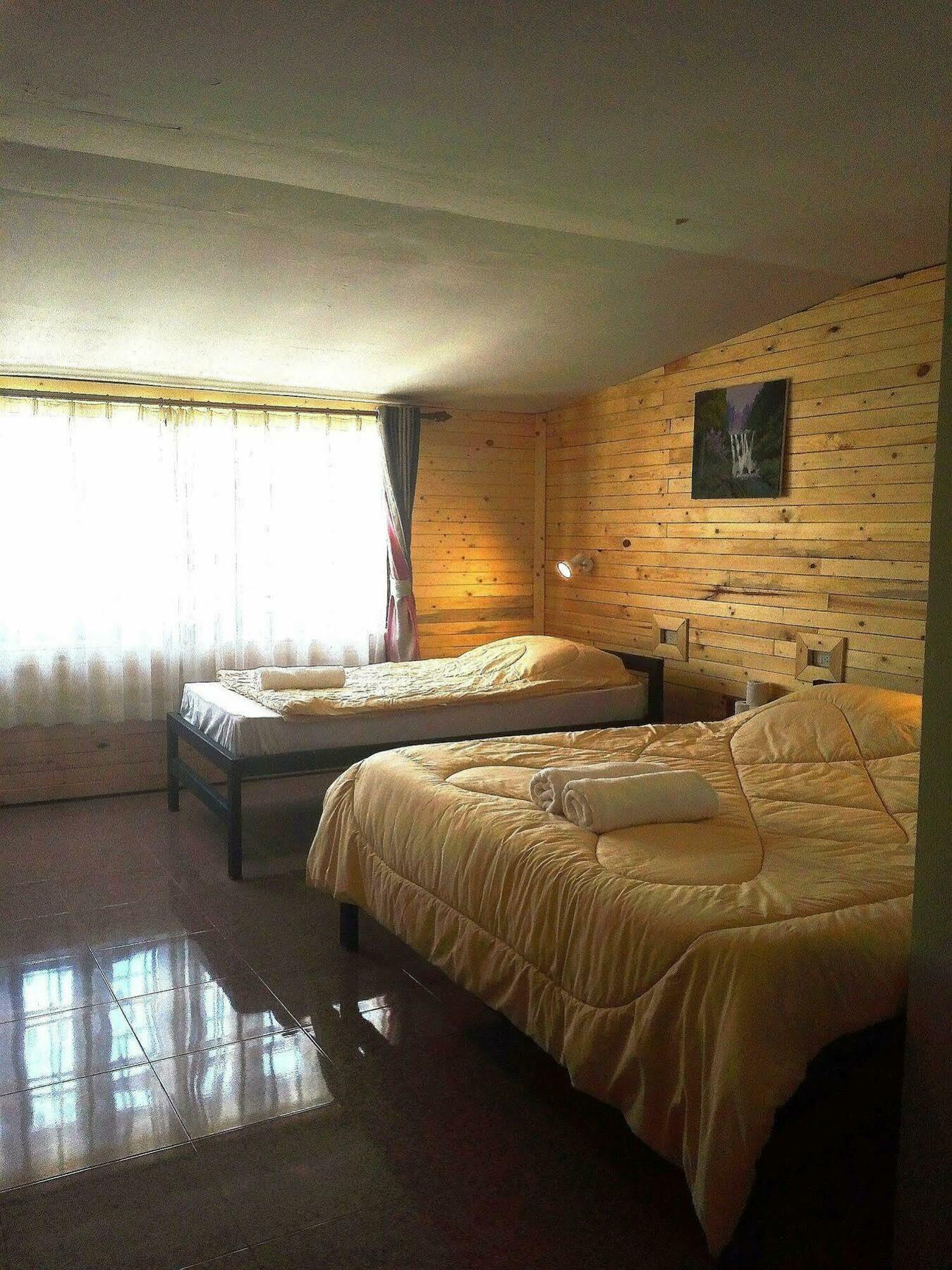 Gotum 2 & Money Exchange Guest house Phuket