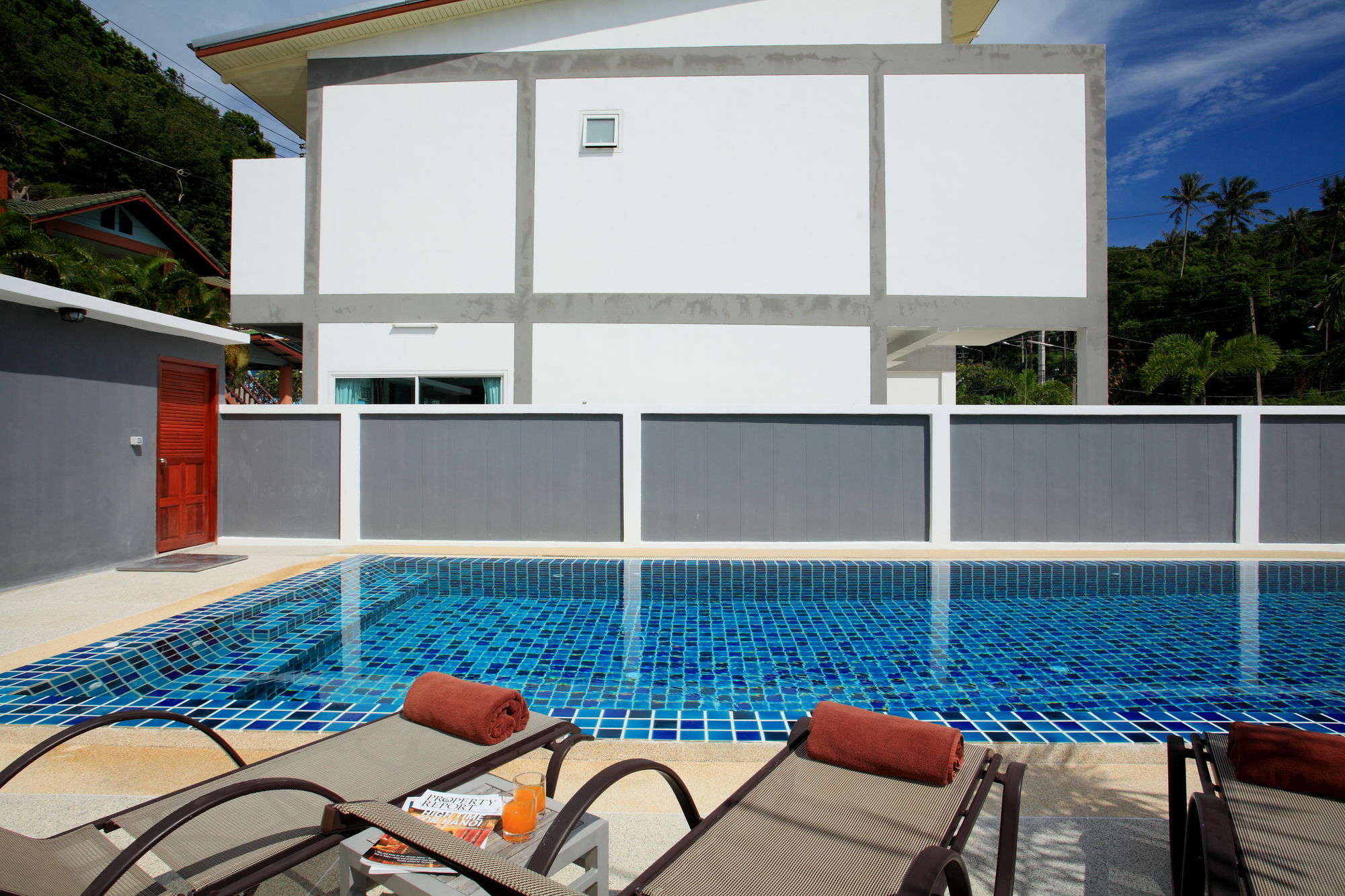 Hill View By Sea View * Strand Kata