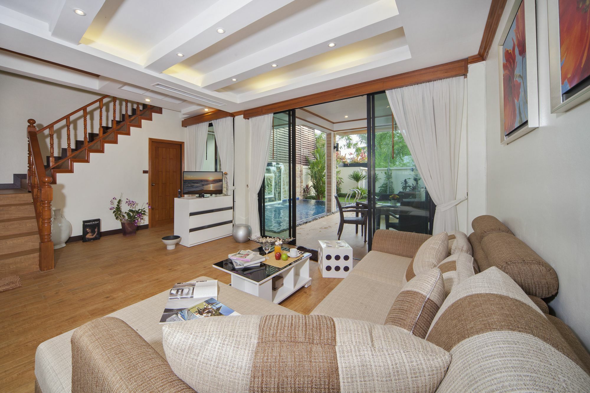 Bangtao Tara Four Villa *