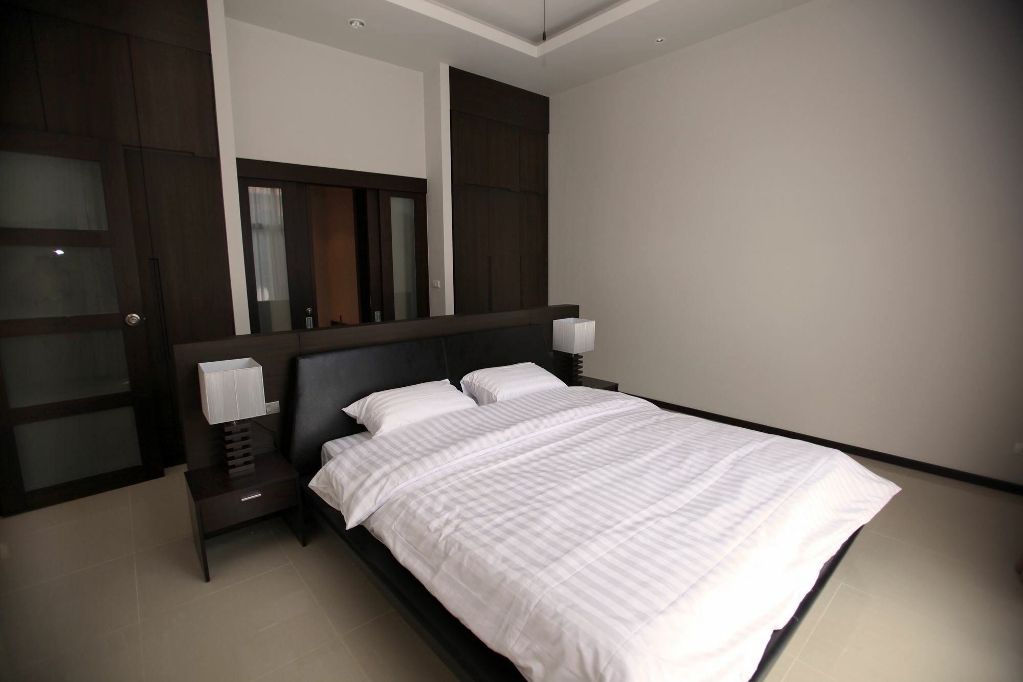 Aru Villa *