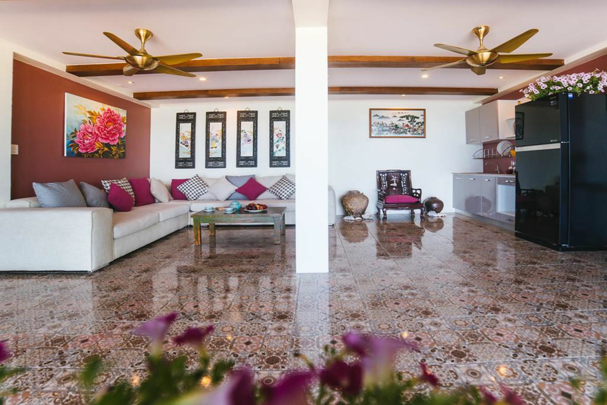 View Beachfront Holiday home