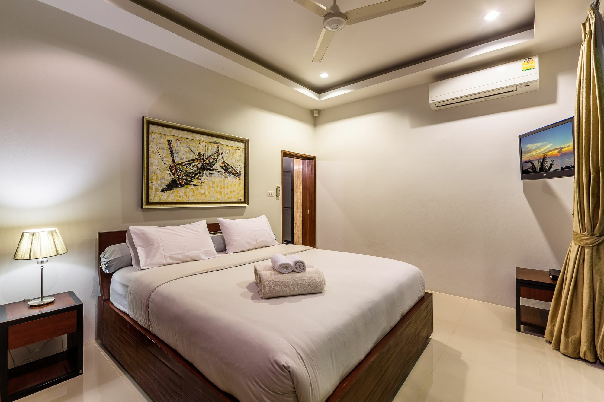 Hotel Perfect 3br Pool By Intira 4*