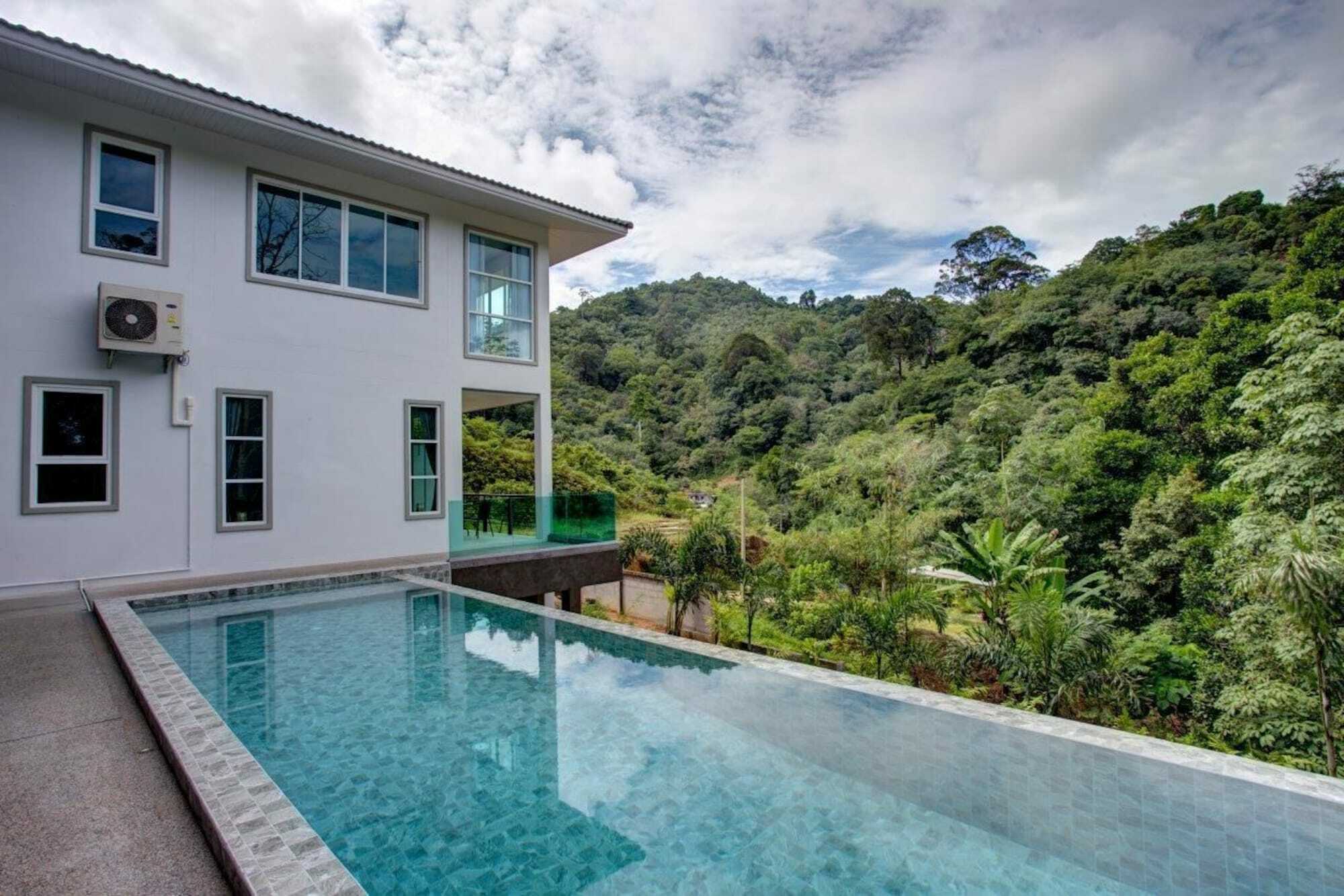 L'eden Phuket Hotel 3*