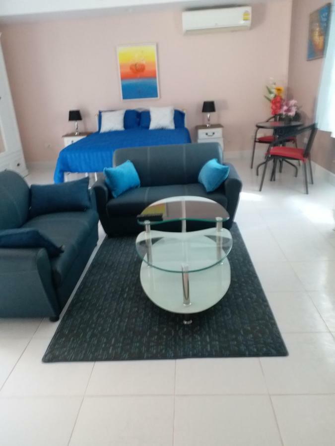 Chez Nous Phuket Rumah percutian