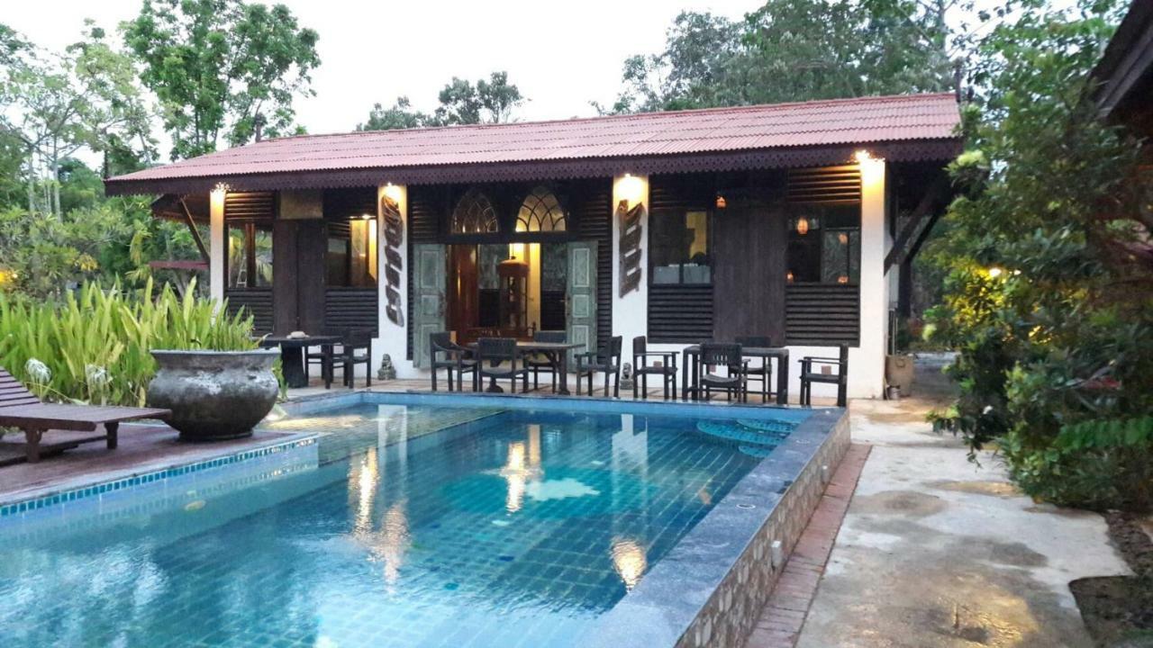 Phuket-thaihouse *