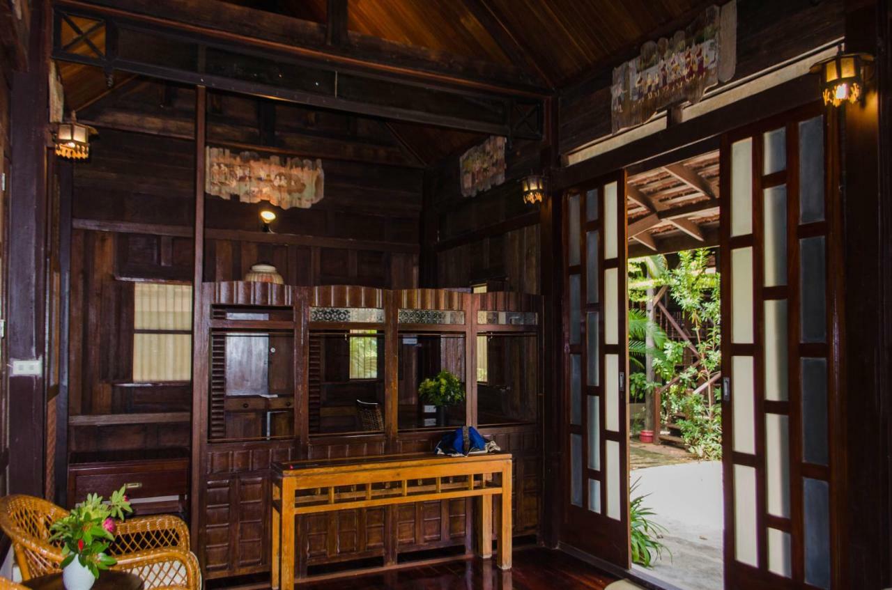 Phuket-thaihouse *