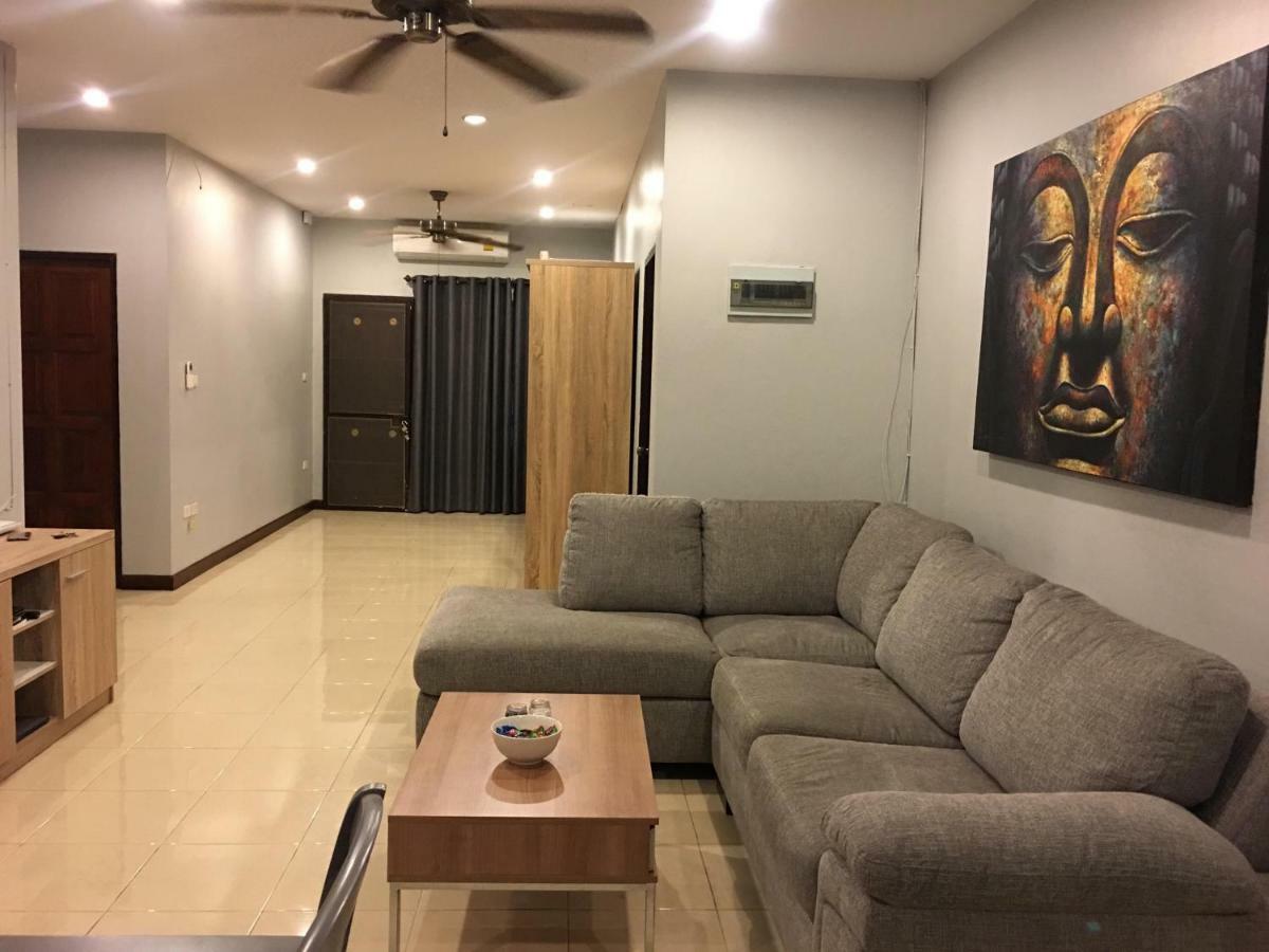 Villa Beautiful 3 Bedroom Garden *