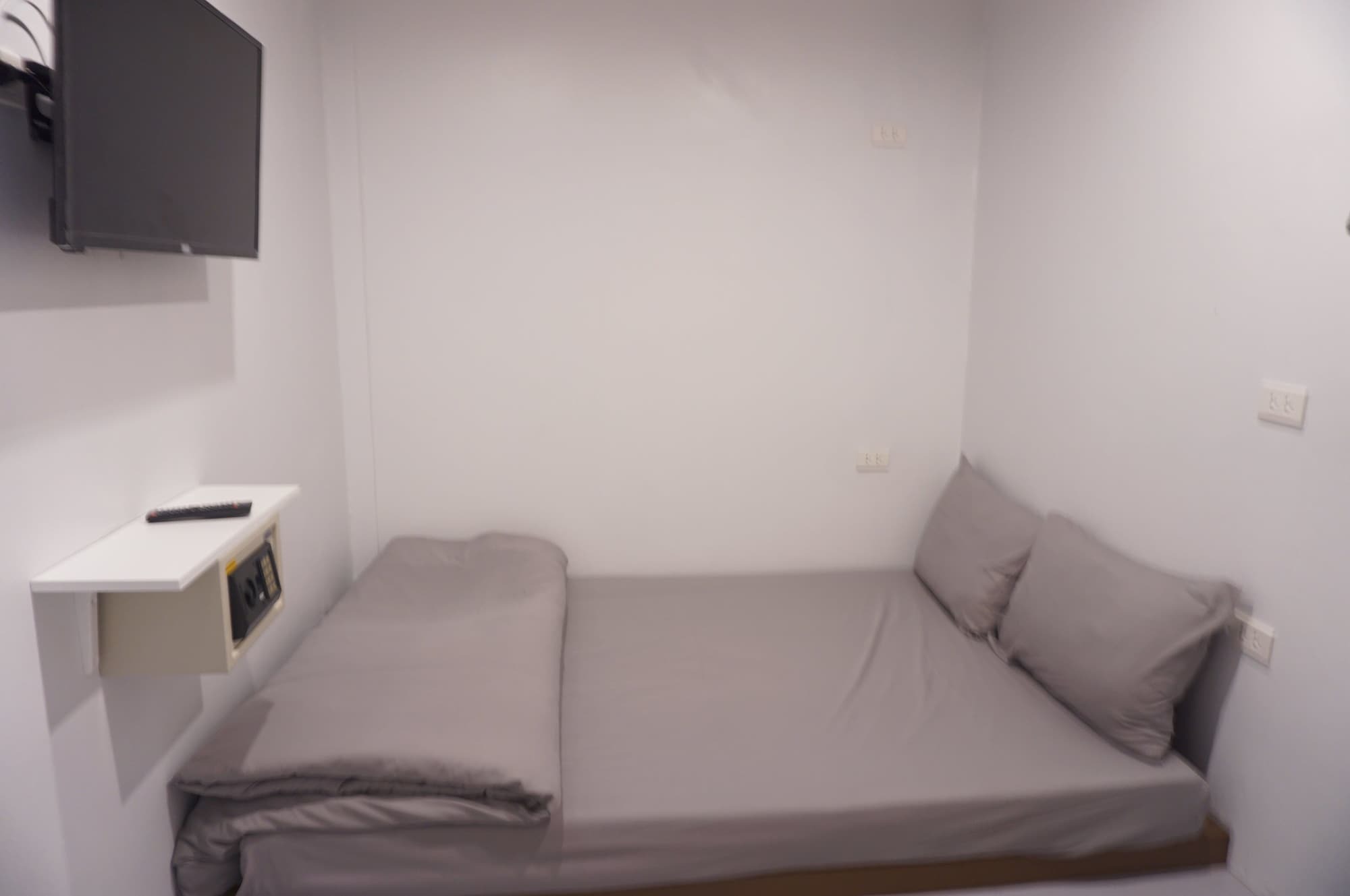 Minimal House (adults Only)
