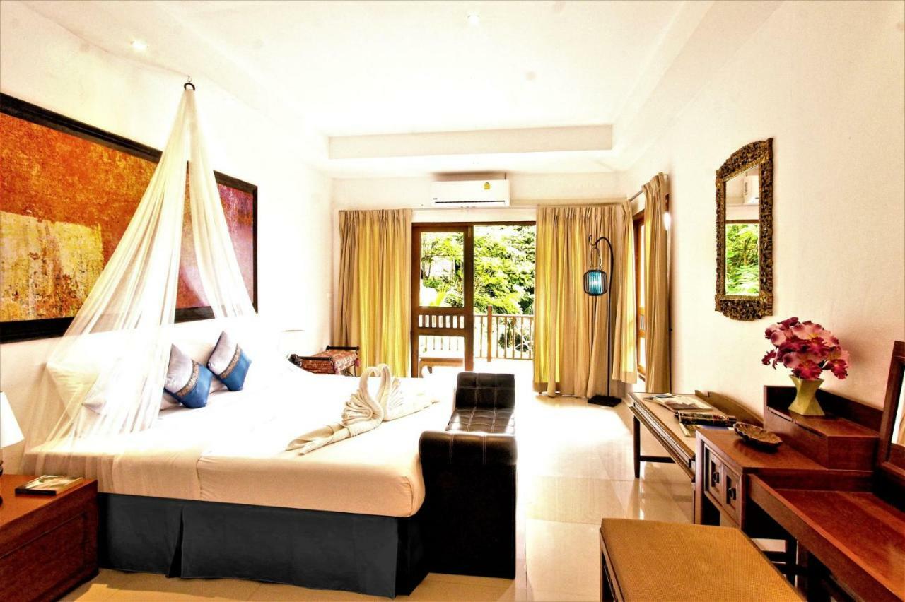 Nakathani Villas Kamala Beach