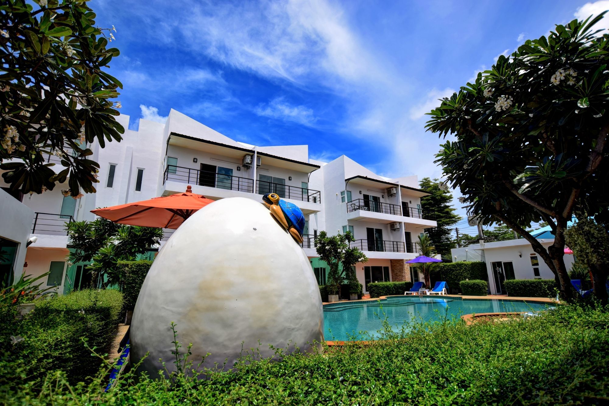 Hotel Pool Access 89 @rawai 4*
