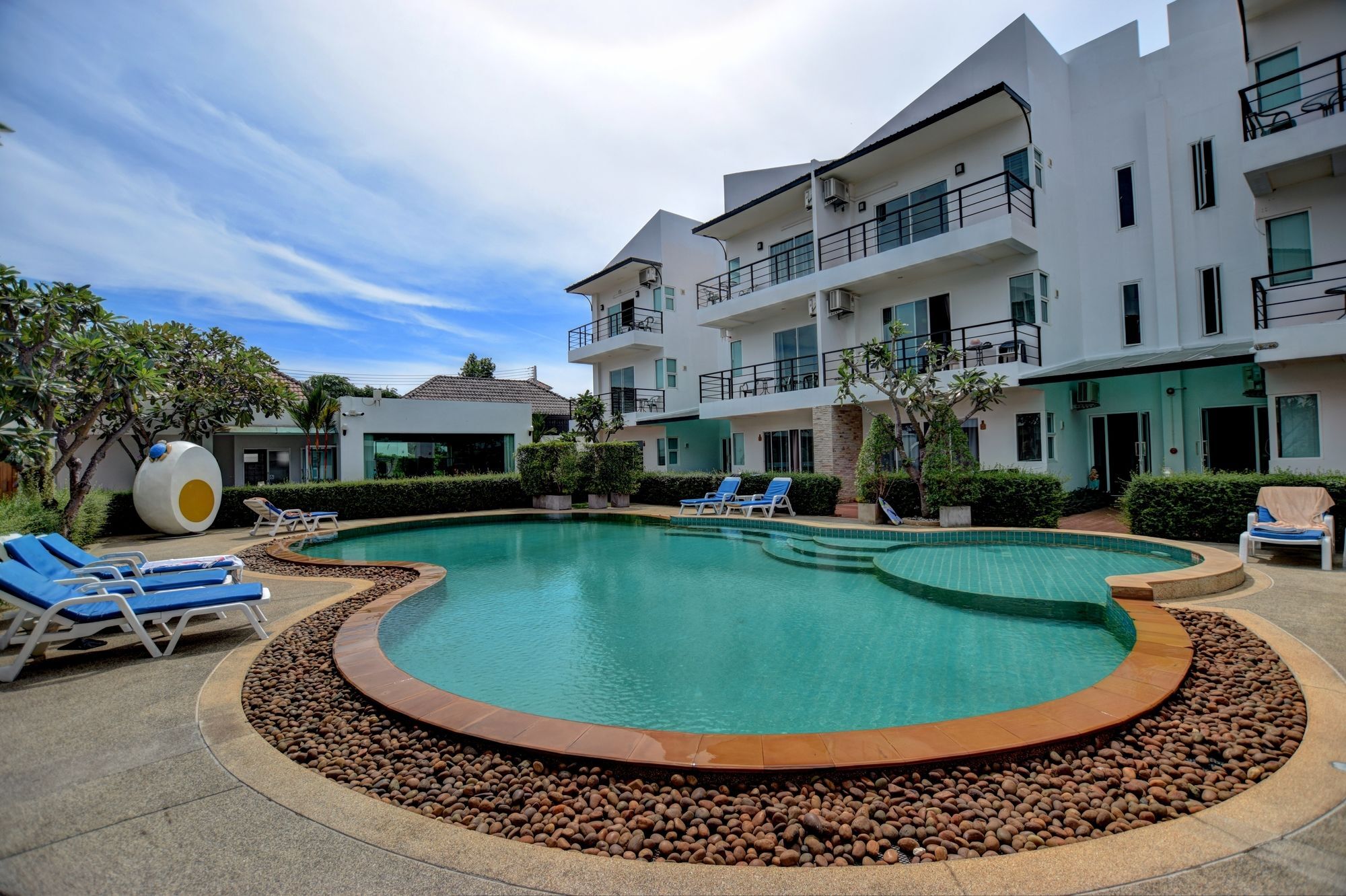 Pool Access 89 @rawai