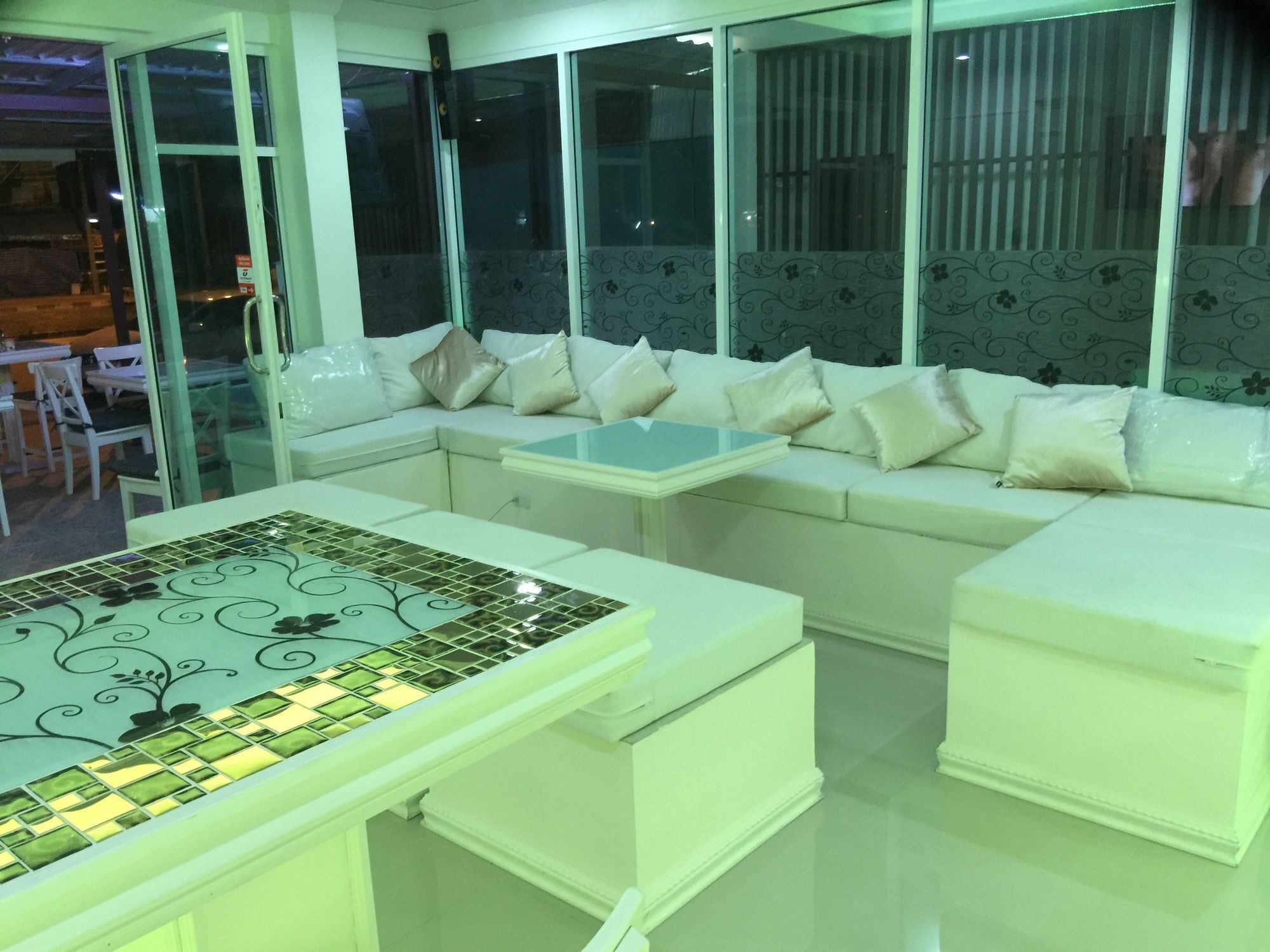 Phuket Airport & Lounge Bar Hotel