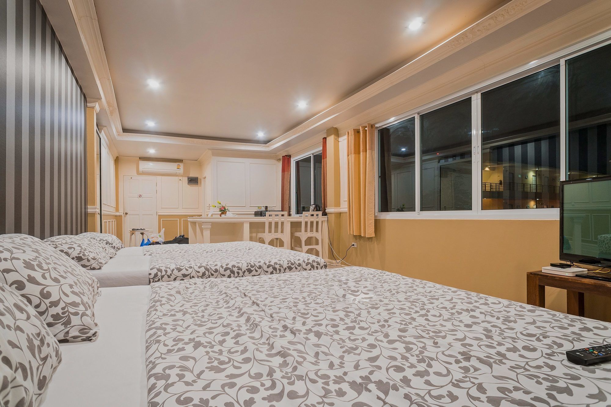 Hotel Phuket Airport & Lounge Bar 3*