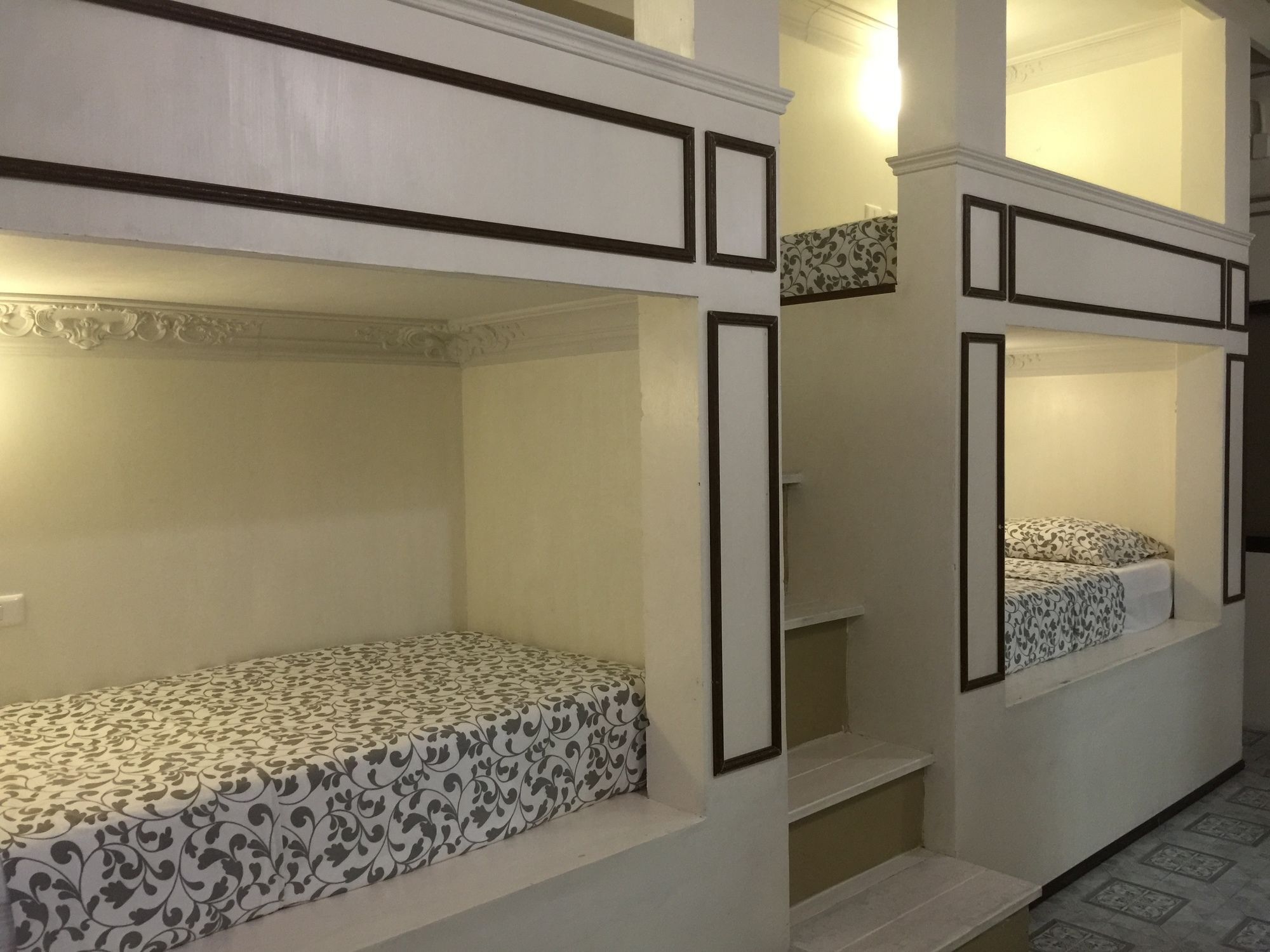 Hotel Phuket Airport & Lounge Bar 3*